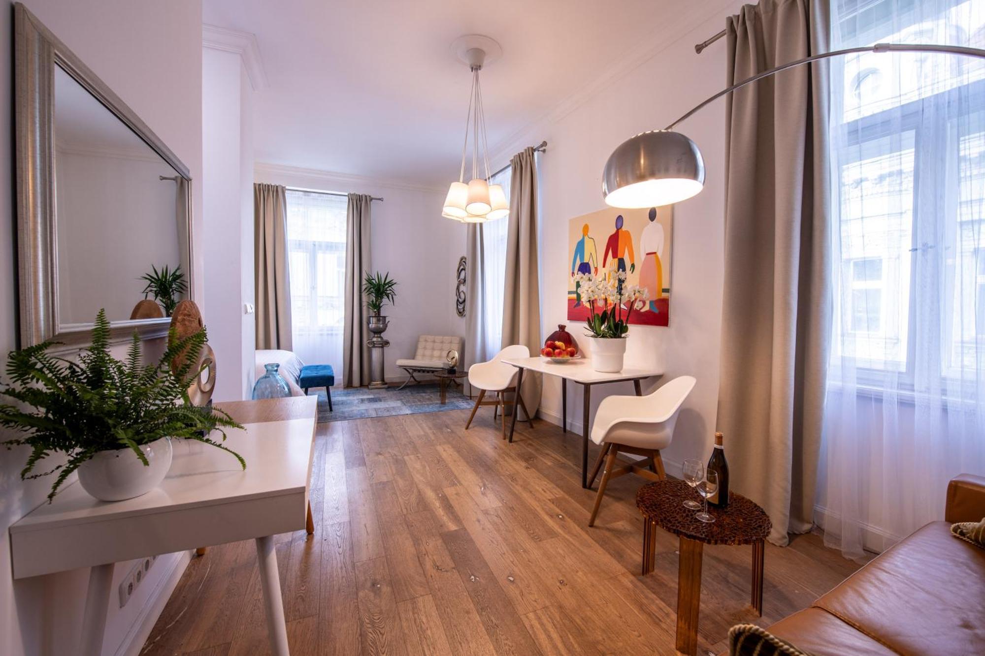 Modern Downtown Apt - Renovated, On Ideal Location Prag Dış mekan fotoğraf